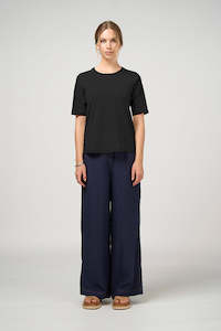 MADLY SWEETLY INTRO TEE - BLACK