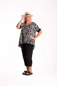 Deeanne Hobbs: DEEANNE HOBBS LEESE TOP - BLACK TIGER