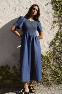 Re Union: RE:UNION WREN COTTON SS SHIRRED BODICE MIDI DRESS - STORM BLUE