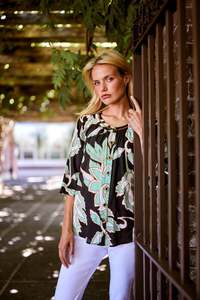 Vogue Tops: DESIGN NATION SERENE TOP - SERENE PRINT