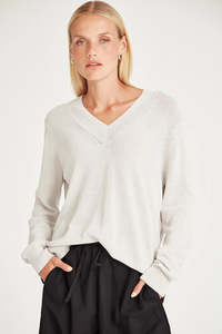 SILLS CARNIVAL V NECK SWEATER - PUMICE