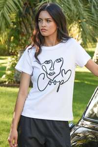 Vogue: COOP FACE VALUE T-SHIRT - WHITE