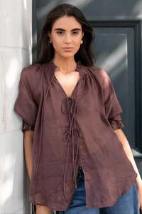 AMONG THE BRAVE PROSPECT CHOCOLATE TIE FRONT MID SLEEVE TOP
