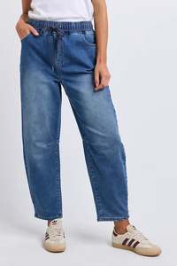 ELM MARTA BARREL JOGGER - MID BLUE WASH