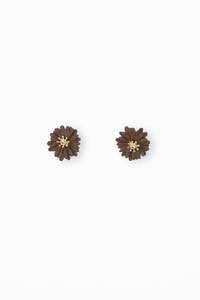 STELLA + GEMMA EARRING - BROWN MINI DAISY