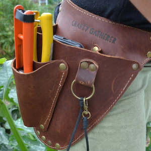 LEATHER GARDEN BELT