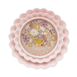 House Home: Lotti Petal Round Picture Frame