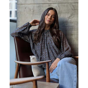Fashion Accessories: Lou Blouse, Caffelune