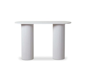 Products: Pillar signing/ cake table