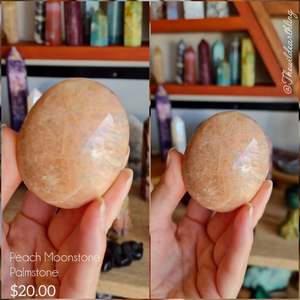 Palm Stones: Peach Moonstone 60mm
