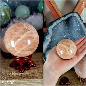 Crystal Spheres: Peach Moonstone Sphere 50mm