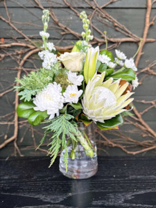 Valentines Day Flowers: White Flower Posie