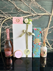 Gift Box: Prosecco & Petals