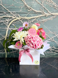 Mothers Day Flowers: Mother's Day Blossom Bag (Free Cookie)