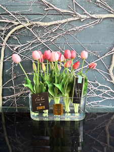 Gifts: Côte Noire Oval Pink Tulips