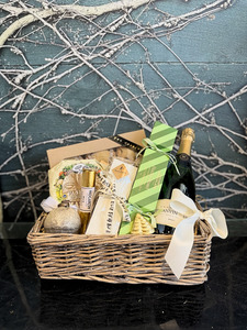 Gifts: The Ultimate Christmas Gift Hamper