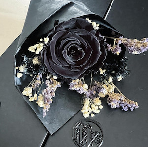 Products: Black Velvet Preserved Rose & Gift Box The Witchery NZ