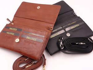 Products: ST84 Cross Body Bag - The Woolshed