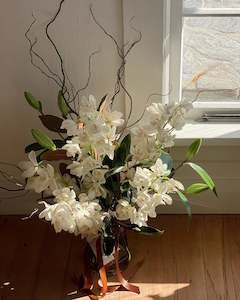 Blooms: FRESH FLOWERS IN A VASE