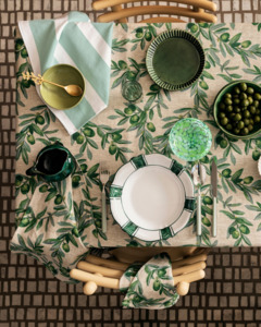 Kitchen Glassware: OLIVE GREEN LINEN NAPKIN SET