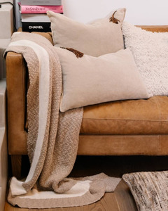 ZEN THROW - NATURAL W/ OFF WHITE BORDER