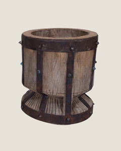 Homeware: VINTAGE GRINDER / OKHLI WITH IRON DETAILING