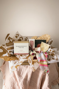 Blooms: PAMPER HAMPER