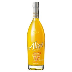 Liqueurs: Alize Gold 700ml