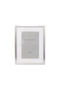 Living Clocks Frames: Picture Frame Silver White - 4x6