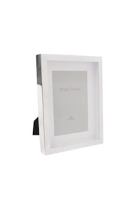 Living Clocks Frames: Picture Frame Chrome White - 4x6