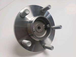 Hubs Brakes: Nissan Skyline R33/R34 Front Hub (5 Stud)