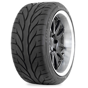 Wheels: Kenda Kaiser KR20A - 225/40/18 88W