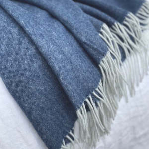 Versatile Arabesque: Cashmere Merino Throw XL - Denim