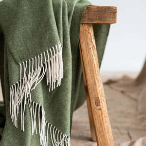 The Art Of Layering: Cashmere Merino Throw XL - Moss