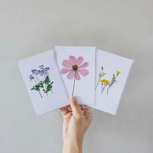 Secret Santa Gifts: Pressed Floral Cards
