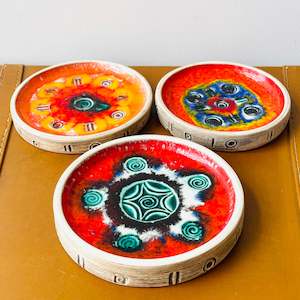 Homewares: Colourful Pottery Plate Set