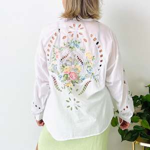 Floral Embroidered Blouse (L-XL)