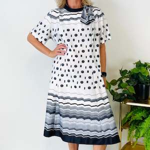 Dresses: Vintage Geometric Pattern Dress (XL-2XL)