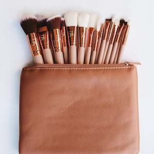 Makeup Brushes: TIĀ Classic 15pce Brush Set