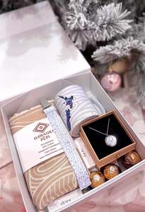 Gift Boxes: Māmā & Pēpi Gift Box