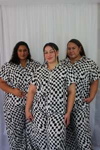 Frontpage: Ti Checkered Set Top