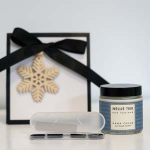 All: Nail & Hand Treat