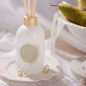 Diffusers: Classics Italian Pear Reed Diffuser