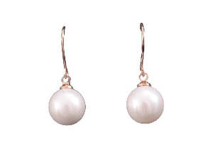Jewellery: White Crushed Seashell Pearl Earrings