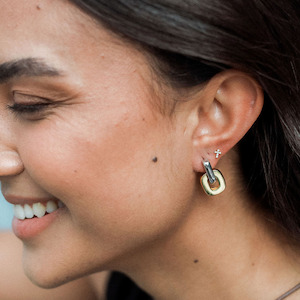 Queen Of The Foxes: Earrings - U-Hoop