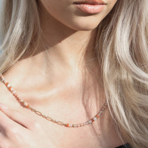 Queen Of The Foxes: Necklace - Precious Stones + Chain