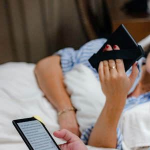 Strapsicle: Straps for Kindle - Black - Set of Two