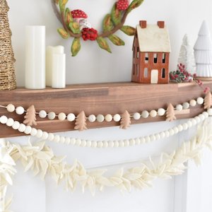 Christmas: White Leaf Garland