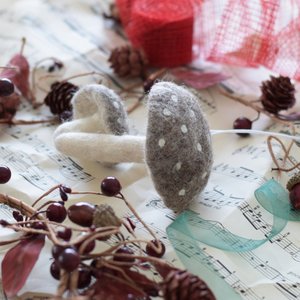 Christmas: Felt Mushrooms Ornament - Cocoa