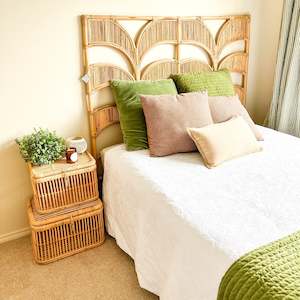 Furniture: Wing Bed Head